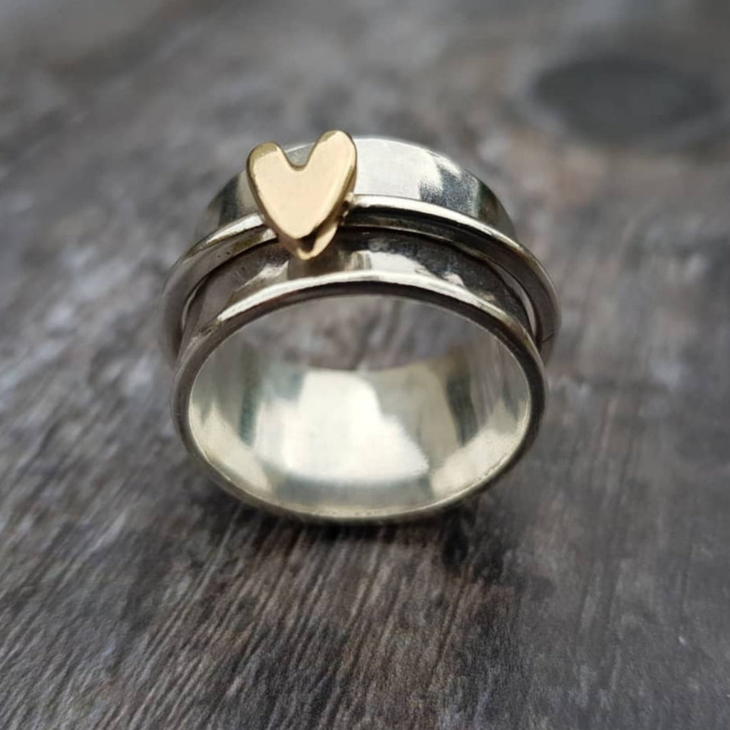 Amor – Anillo de plata con corazón dorado