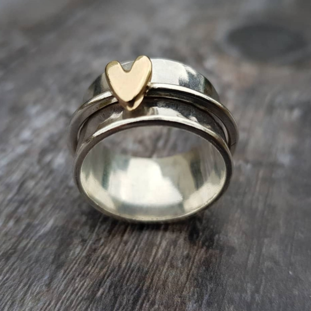 Amor – Anillo de plata con corazón dorado