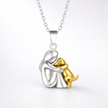 Abrazo eterno – Collar con colgante de mujer y perro