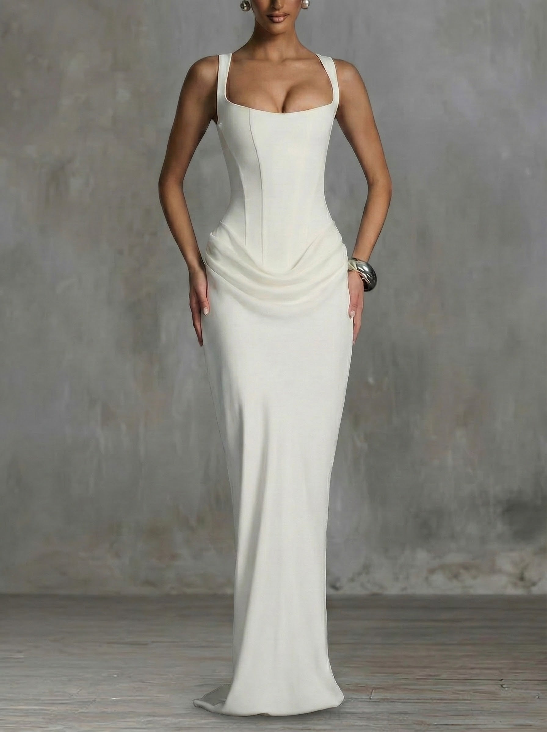BRUN™ | Vestido largo con cuello cuadrado