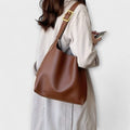 Camila – Elegante bolso de piel para llevar al hombro